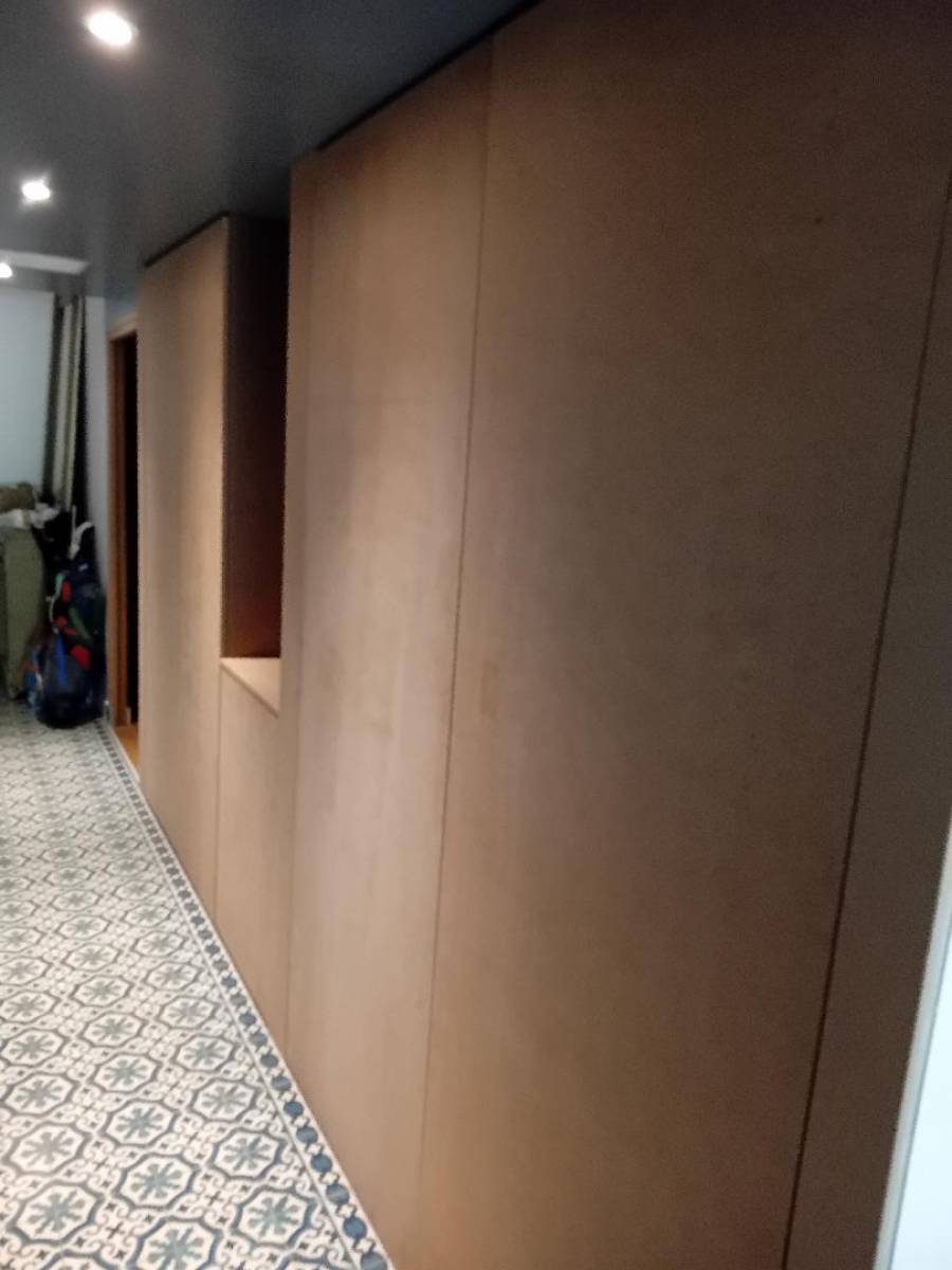 Réalisation et pose d'un placard en médium à peindre à Léognan