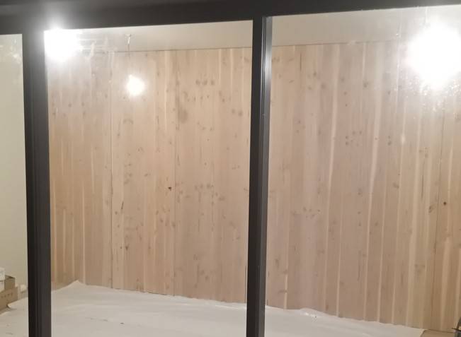 Habillage mural en panneaux Douglas sur Caudéran, Bordeaux