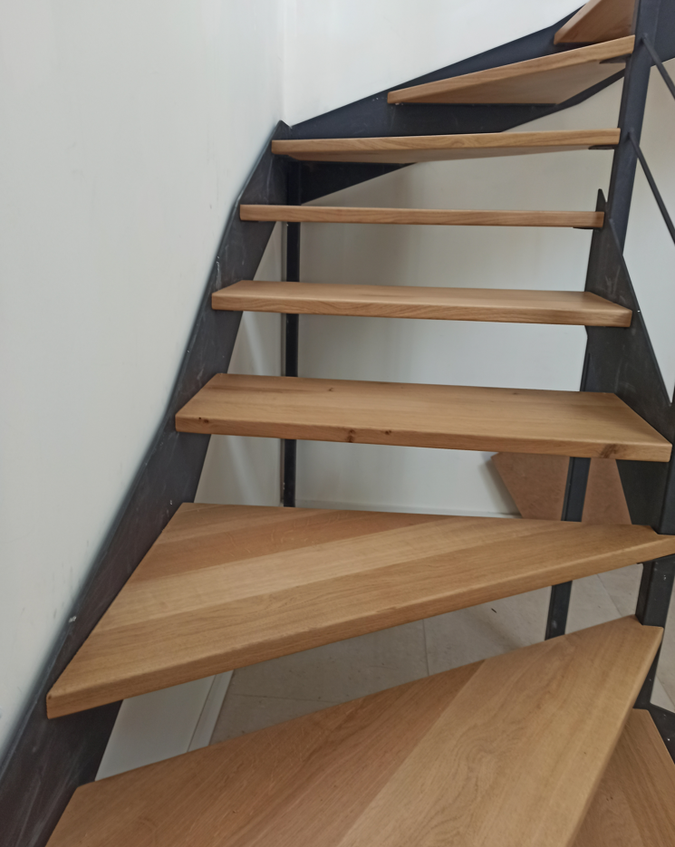 Conception et fabrication d'escalier sur mesure pour votre maison à Mérignac