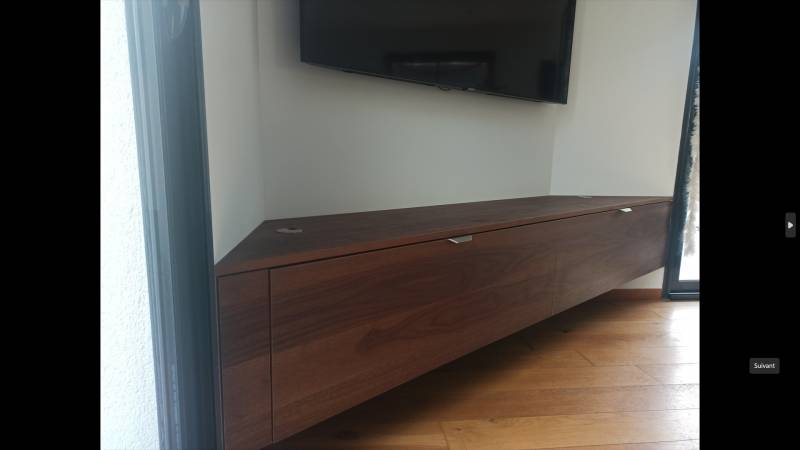 Fabrication et pose d'un meuble sur mesure